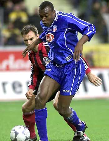 顶住压力的 顶住压力的